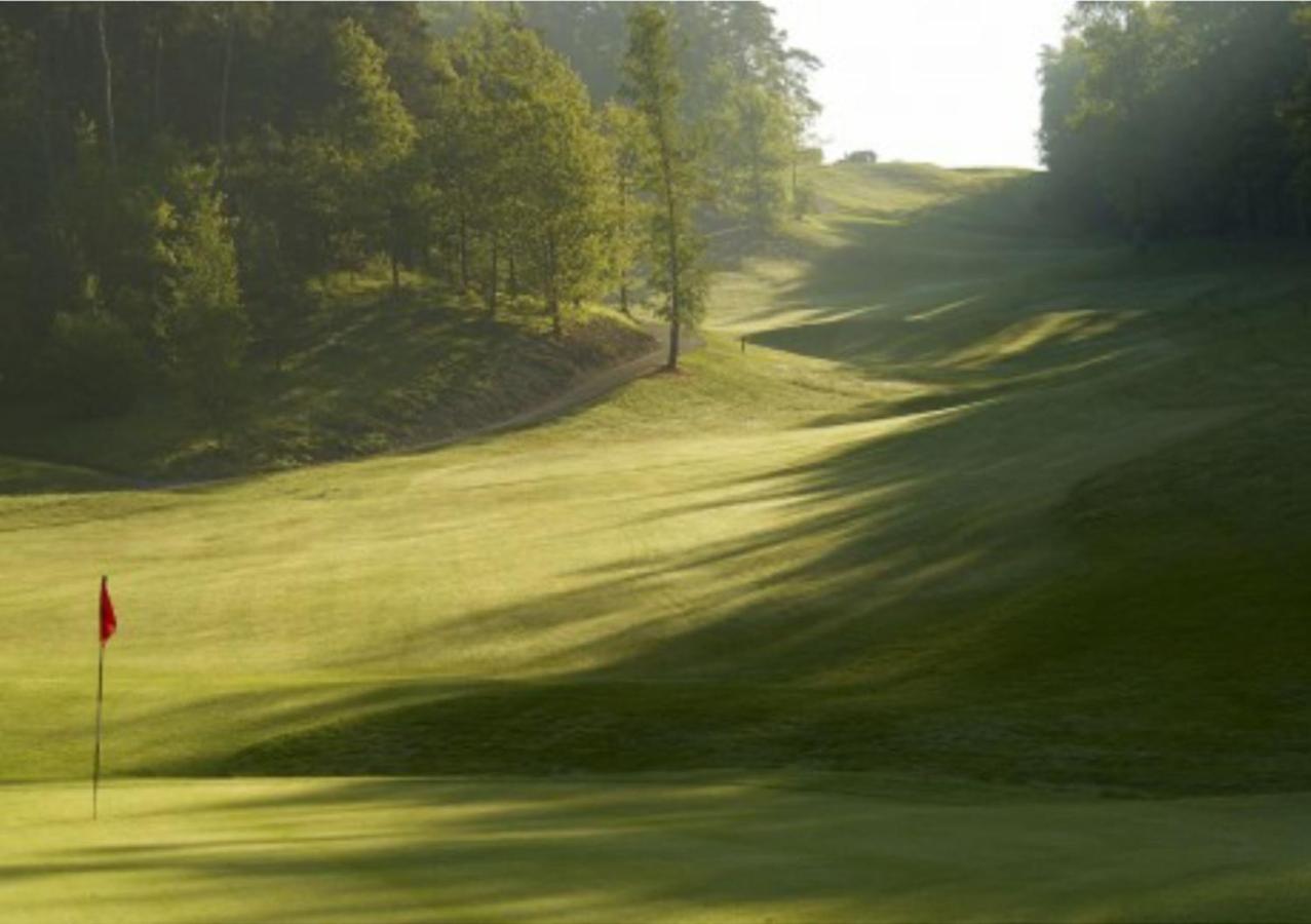 Zonnig Appartement Golf Van Durbuy Zewnętrze zdjęcie